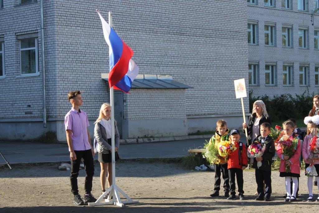 Онега 4 школа. Школа 1 Онега. Глазанская школа Онежский район. Школа 4 Онега. Линейка 1 сентября Онега 1 школа.